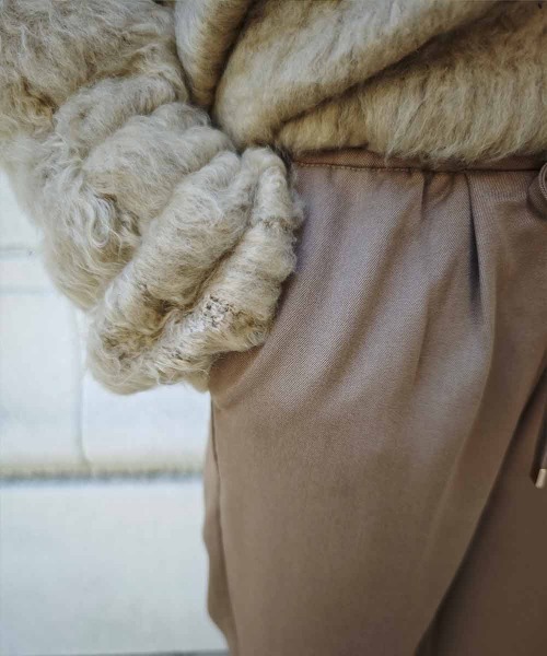 esutoreja(エストレジャ)の「テーパードセンタープレススラックス(スラックス・レディース・ホワイト/ブラウン/ブラック・S/M)」の18枚目の写真