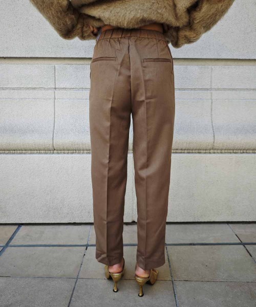 esutoreja(エストレジャ)の「テーパードセンタープレススラックス(スラックス・レディース・ホワイト/ブラウン/ブラック・S/M)」の17枚目の写真