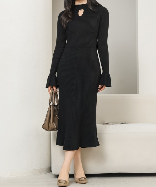 Lace Ladies(レースレディース)の「プチハイネック ベルスリーブ カットアウト ニット ワンピース(ワンピース・レディース・ブラック/モカ・S/FREE)」の6枚目の写真