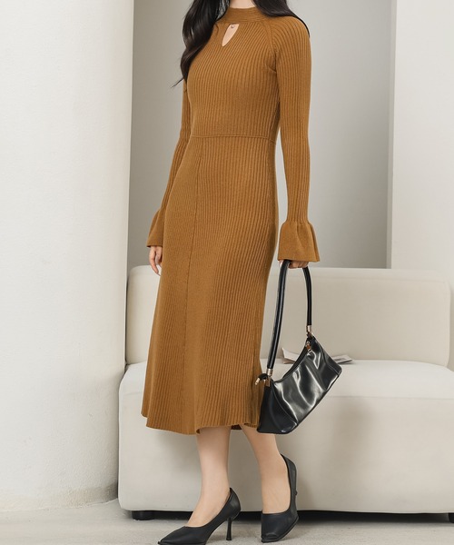 Lace Ladies(レースレディース)の「プチハイネック ベルスリーブ カットアウト ニット ワンピース(ワンピース・レディース・ブラック/モカ・S/FREE)」の11枚目の写真