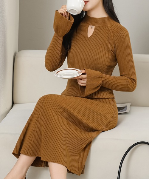 関税送料込【ELISABETTA FRANCHI】ひざ丈ワンピース☆ニット素材 ELISABETTA FRANCHI 黒のワンピース