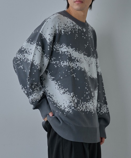 COLONY 2139（コロニートゥーワンスリーナイン）の「ピクセルパターンクルーニット（ニット/セーター・メンズ・グレー/ブラック/ネイビー・MEDIUM/LARGE）」の6枚目の写真