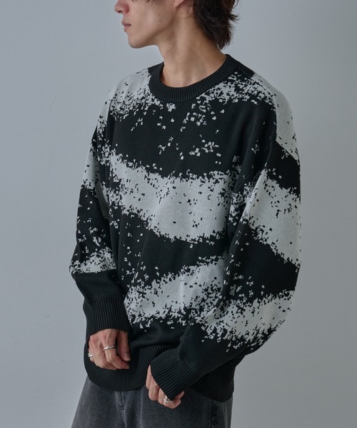 COLONY 2139（コロニートゥーワンスリーナイン）の「ピクセルパターンクルーニット（ニット/セーター・メンズ・グレー/ブラック/ネイビー・MEDIUM/LARGE）」の9枚目の写真