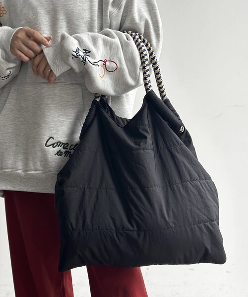 CPCM(シーピーシーエム)の「パラコードパフトート&ショルダーバッグ(ショルダーバッグ・メンズ・アイボリー/ブラック・FREE)」の2枚目の写真