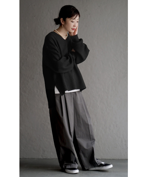 apartment department(アパートメントデパートメント)の「ワイドシルエット Vネックプルオーバー(Tシャツ/カットソー・レディース・ベージュ/ライトグレー/ブルー/アイボリー/ブラック・M)」の17枚目の写真