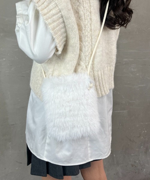 tolene(トレネ)の「フェイクファー ミニ ショルダーバッグ スマホバッグ(ショルダーバッグ・レディース・ホワイト/ブラック/ブラウン・ONE SIZE)」の20枚目の写真