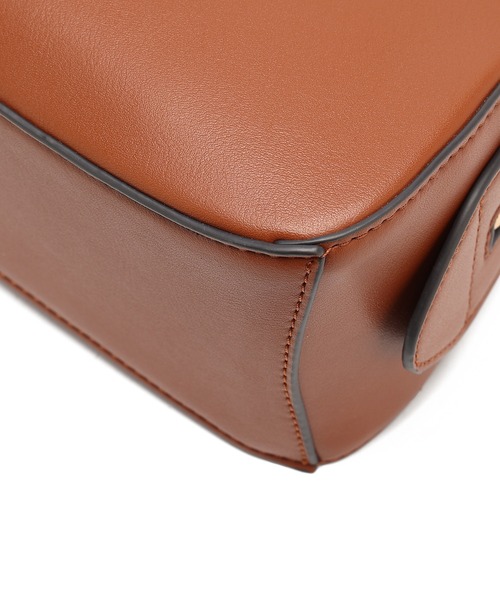 Ungrid(アングリッド)の「【Ungrid/アングリッド】シンプルスムース プレートチャーム付ワイドボストンバッグ(ボストンバッグ・レディース・ブラック/アイボリー/グレー/ブルー/キャメル/ダークベージュ/イエロー/ダークグリーン・FREE)」の19枚目の写真