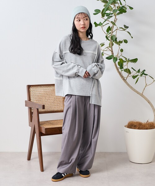 FREAK'S STORE(フリークスストア)の「リメイク風 カットオフスウェット(スウェット・レディース・グレー/チャコールグレー/ナチュラル・フリ-)」の12枚目の写真