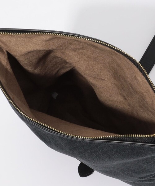 TOMORROWLAND （トゥモローランド）の「SegeN ファブリックコンビ ポーチ（クラッチバッグ・メンズ・ライトベージュ/ブラック・FREE）」の3枚目の写真