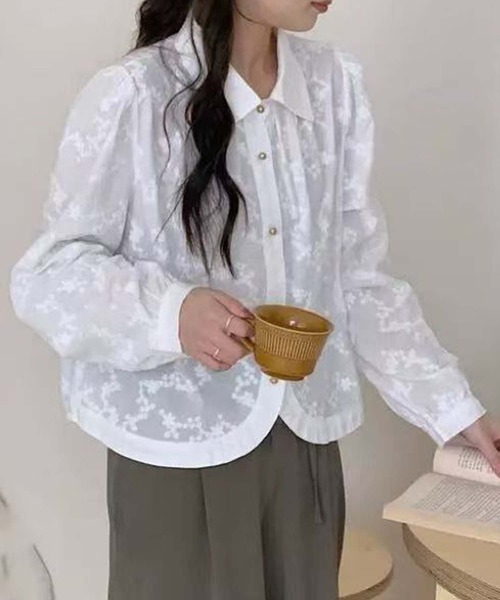aimoha(アイモハ)の「花柄フロントカットシャツブラウス(シャツ/ブラウス・レディース・ホワイト/ライトベージュ・FREE)」の1枚目の写真