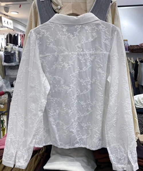 aimoha(アイモハ)の「花柄フロントカットシャツブラウス(シャツ/ブラウス・レディース・ホワイト/ライトベージュ・FREE)」の12枚目の写真