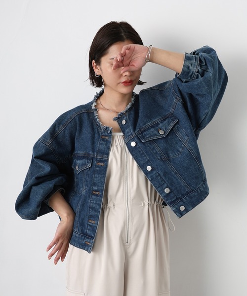 Floran(フローラン)の「ボリュームスリーブノーカラーデニムジャケット(デニムジャケット・レディース・ブルー/ブラック/ライトブルー・MEDIUM)」の3枚目の写真