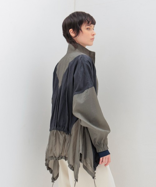 DRESSLAVE(ドレスレイブ)の「shiny cloud windbreaker(シャイニークラウドウインドブレーカー)(ブルゾン・レディース・カーキ/グレー・38)」の19枚目の写真