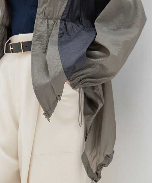 DRESSLAVE(ドレスレイブ)の「shiny cloud windbreaker(シャイニークラウドウインドブレーカー)(ブルゾン・レディース・カーキ/グレー・38)」の22枚目の写真