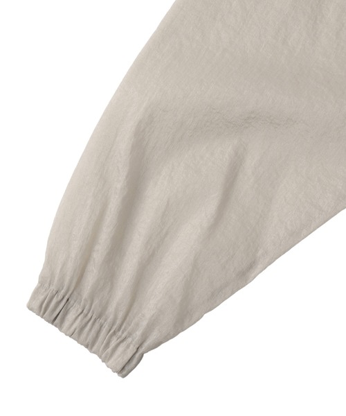 DRESSLAVE(ドレスレイブ)の「shiny cloud windbreaker(シャイニークラウドウインドブレーカー)(ブルゾン・レディース・カーキ/グレー・38)」の6枚目の写真