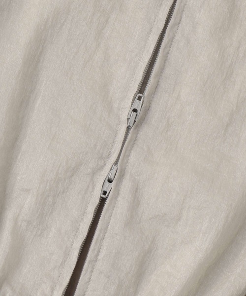 DRESSLAVE(ドレスレイブ)の「shiny cloud windbreaker(シャイニークラウドウインドブレーカー)(ブルゾン・レディース・カーキ/グレー・38)」の9枚目の写真