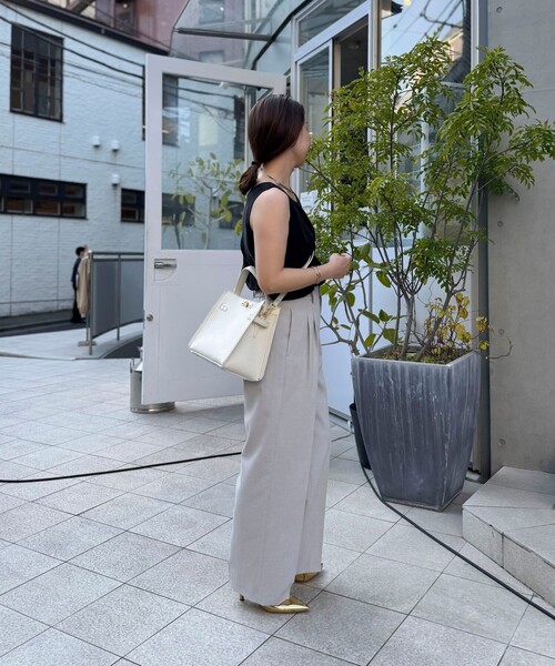 NOLLEY’S（ノーリーズ）の「ひねり金具付きワンハンドルバッグ【WEB STAFF守屋☆別注アイテム】（ショルダーバッグ・レディース・ブラック/キャメル/オフホワイト・FREE）」の6枚目の写真