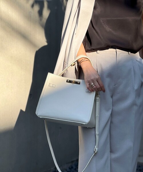 新品未使用・完売品・24SS✨NOLLEY'S　パール付きカットジレ　WEB限定 セール】ひねり金具付きワンハンドルバッグ【WEB STAFF守屋