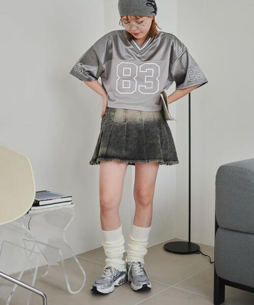 WEGO(ウィゴー)の「WEGO/【25年春夏新作】ゲームナンバリングサテンショートT(Tシャツ/カットソー・レディース・ブラック/ライトグレー/ホワイト・FREE)」の6枚目の写真