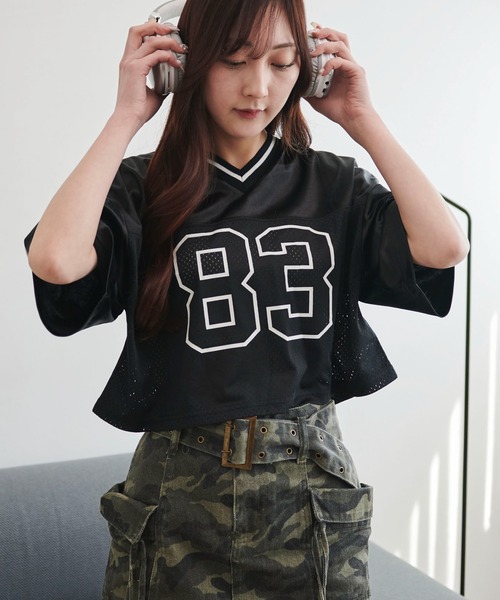 WEGO(ウィゴー)の「WEGO/【25年春夏新作】ゲームナンバリングサテンショートT(Tシャツ/カットソー・レディース・ブラック/ライトグレー/ホワイト・FREE)」の2枚目の写真