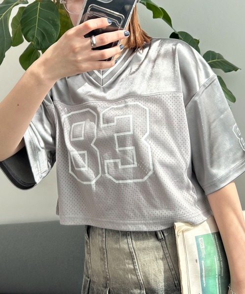 WEGO(ウィゴー)の「WEGO/【25年春夏新作】ゲームナンバリングサテンショートT(Tシャツ/カットソー・レディース・ブラック/ライトグレー/ホワイト・FREE)」の18枚目の写真