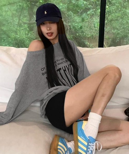 THE HITSS(ヒッツ)の「BIGロゴ ナンバリング プリント 前後2WAY ワンショルダー ロングTシャツ(Tシャツ/カットソー・レディース・グレー/ワイン・FREE)」の11枚目の写真