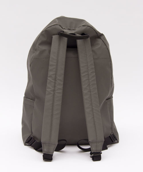 STANDARD SUPPLY（スタンダードサプライ）の「STANDARD SUPPLY（スタンダードサプライ） REFLECT DAYPACK（バックパック/リュック・メンズ・シルバー・FREE）」の9枚目の写真