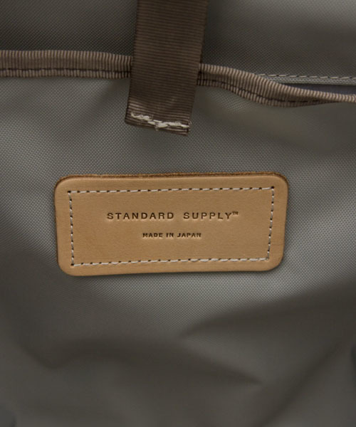 STANDARD SUPPLY（スタンダードサプライ）の「STANDARD SUPPLY（スタンダードサプライ） REFLECT DAYPACK（バックパック/リュック・メンズ・シルバー・FREE）」の11枚目の写真