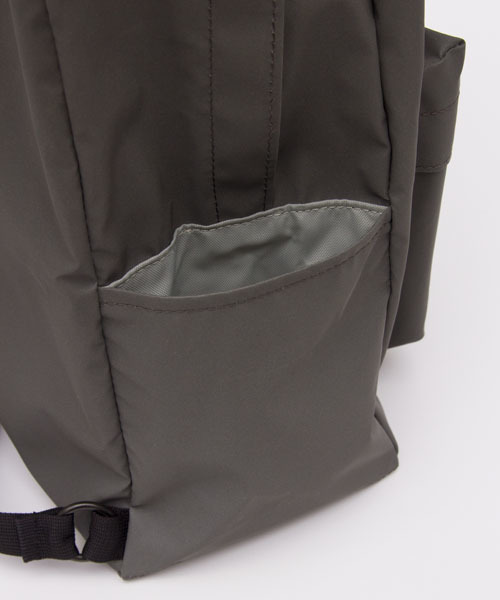 STANDARD SUPPLY（スタンダードサプライ）の「STANDARD SUPPLY（スタンダードサプライ） REFLECT DAYPACK（バックパック/リュック・メンズ・シルバー・FREE）」の5枚目の写真