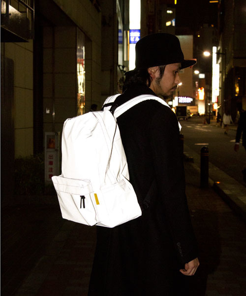 STANDARD SUPPLY（スタンダードサプライ）の「STANDARD SUPPLY（スタンダードサプライ） REFLECT DAYPACK（バックパック/リュック・メンズ・シルバー・FREE）」の3枚目の写真