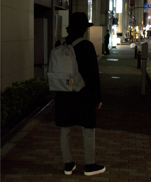 STANDARD SUPPLY（スタンダードサプライ）の「STANDARD SUPPLY（スタンダードサプライ） REFLECT DAYPACK（バックパック/リュック・メンズ・シルバー・FREE）」の4枚目の写真