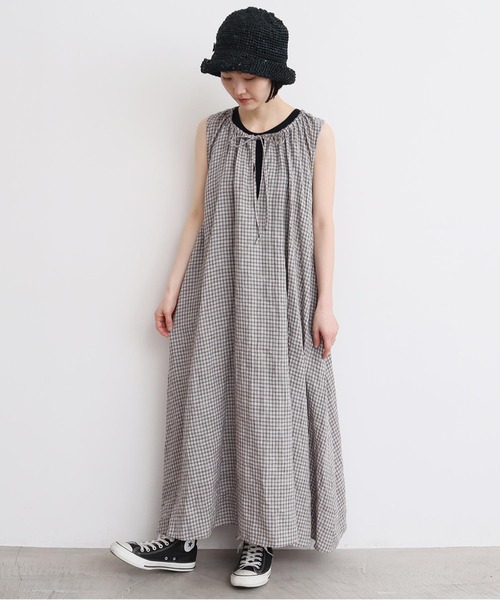 l'atelier du savon（アトリエドサボン）の「●麻のしぼるリボン ノースリワンピース（ワンピース・レディース・オフホワイト/グリーン/ブラック・FREE）」の8枚目の写真