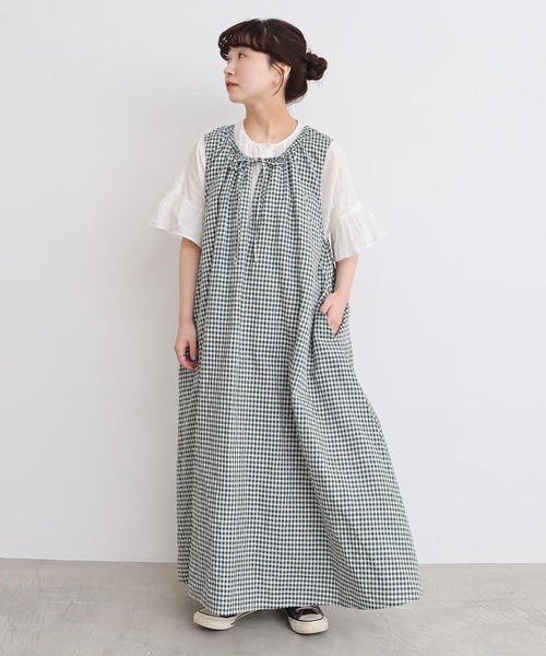 l'atelier du savon（アトリエドサボン）の「●麻のしぼるリボン ノースリワンピース（ワンピース・レディース・オフホワイト/グリーン/ブラック・FREE）」の13枚目の写真