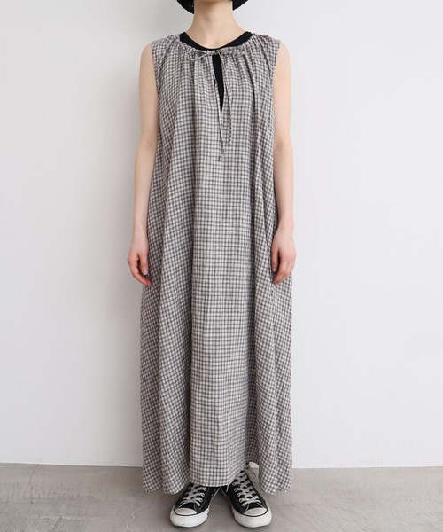 l'atelier du savon（アトリエドサボン）の「●麻のしぼるリボン ノースリワンピース（ワンピース・レディース・オフホワイト/グリーン/ブラック・FREE）」の22枚目の写真