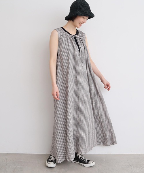 l'atelier du savon（アトリエドサボン）の「●麻のしぼるリボン ノースリワンピース（ワンピース・レディース・オフホワイト/グリーン/ブラック・FREE）」の5枚目の写真