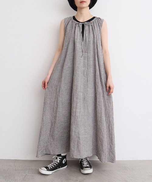 l'atelier du savon（アトリエドサボン）の「●麻のしぼるリボン ノースリワンピース（ワンピース・レディース・オフホワイト/グリーン/ブラック・FREE）」の6枚目の写真