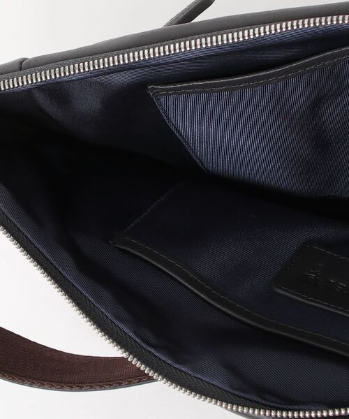 L.E.D.BITES（エルイーディーバイツ）の「アシンメトリーボディバッグ　Lサイズ（ボディバッグ/ウエストポーチ・メンズ・レッド/ホワイト/ブラック/グレー/ネイビー/グリーン/キャメル・ONE SIZE）」の16枚目の写真