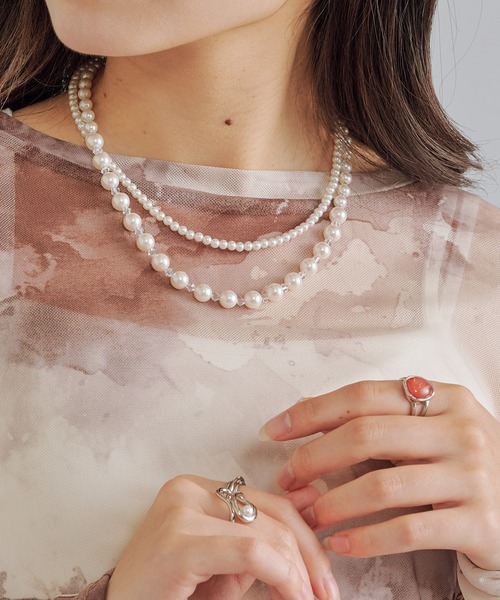 MAISON BREEZE(メゾンブリーズ)の「【MAISON BREEZE】2連パール×ビーズコンビネックレス OSWY(ネックレス・レディース・ホワイト・FREE)」の3枚目の写真