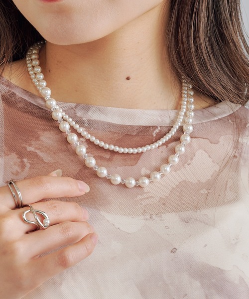 MAISON BREEZE(メゾンブリーズ)の「【MAISON BREEZE】2連パール×ビーズコンビネックレス OSWY(ネックレス・レディース・ホワイト・FREE)」の2枚目の写真