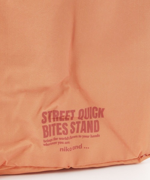niko and...(ニコアンド)の「オリジナル保冷バッグ【STREET QUICK BITES STAND】(お弁当箱・レディース・オレンジ/ブルー・0)」の9枚目の写真