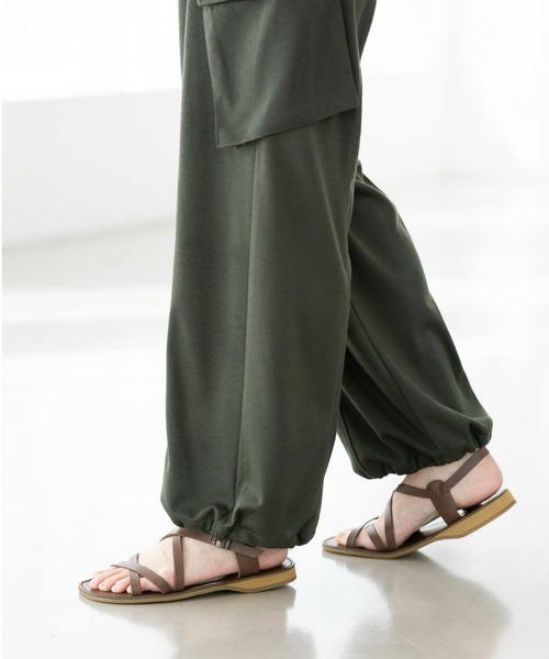 Champion（チャンピオン）の「＜champion/UNDOVE＞【UVカット/吸水速乾/ストレッチ/チャンピオン/低身長さん用サイズ有/スポーティ/ハイウエストパンツ/カーゴパンツ/カジュアルパンツ/裾ドロスト付】カーゴパンツ（その他パンツ・レディース・ブラック/カーキ・MEDIUM/SMALL/X-LARGE/LARGE）」の15枚目の写真