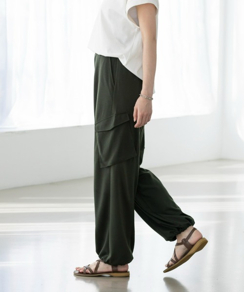 Champion（チャンピオン）の「＜champion/UNDOVE＞【UVカット/吸水速乾/ストレッチ/チャンピオン/低身長さん用サイズ有/スポーティ/ハイウエストパンツ/カーゴパンツ/カジュアルパンツ/裾ドロスト付】カーゴパンツ（その他パンツ・レディース・ブラック/カーキ・MEDIUM/SMALL/X-LARGE/LARGE）」の16枚目の写真