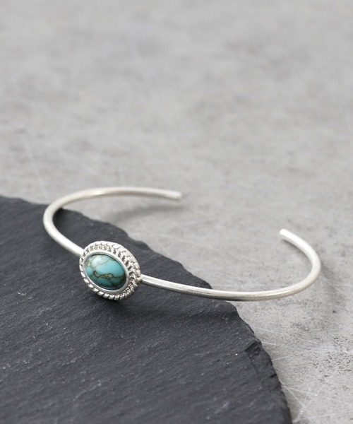 Three Four Time（ｽﾘｰﾌｫｰﾀｲﾑ）の「ストーン風オーバルバングル（バングル/リストバンド・レディース・ターコイズブルー/ブラック・FREE）」の10枚目の写真