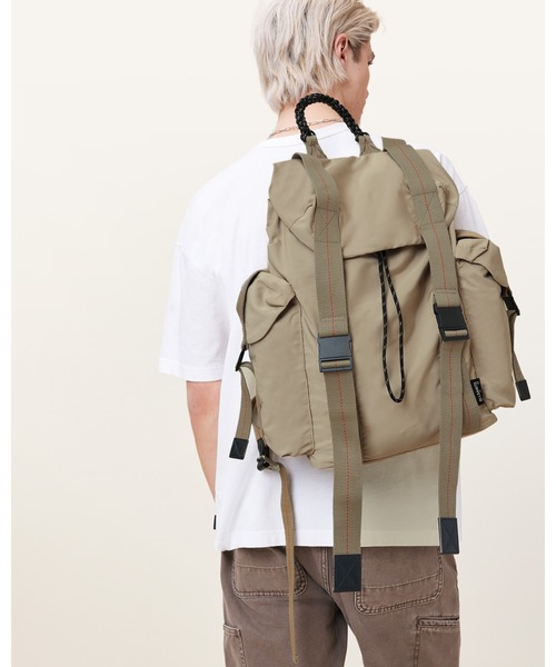 ALLSAINTS(オールセインツ)の「MARS RECYCLED BACKPACK | MARS リサイクル バックパック(バックパック/リュック・メンズ・ライトカーキ・ONE SIZE)」の8枚目の写真