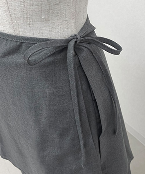 DAY CLOSET(デイ クローゼット)の「レディース 韓国っぽY2Kワイドスラックス+ラップスカート 2t点セット(その他パンツ・レディース・ブラック/グレー・S/M/L)」の12枚目の写真