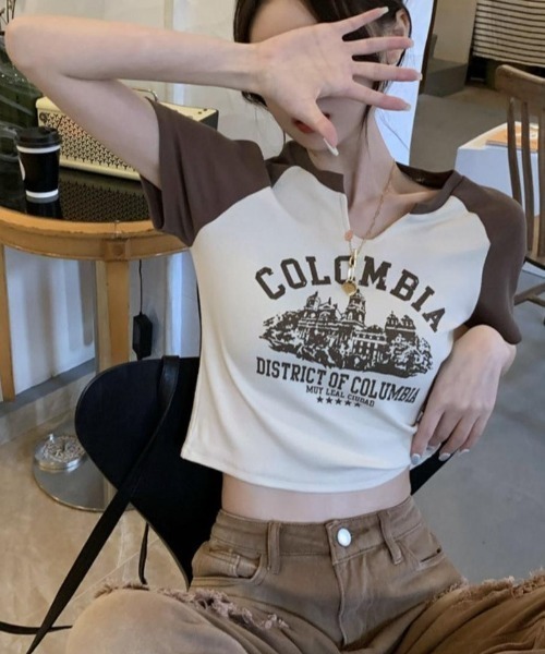 maison de LATIR(メゾンドラティール)の「バイカラーロゴプリントクロップトップス(Tシャツ/カットソー・レディース・ブラック/ブラウン・FREE)」の7枚目の写真