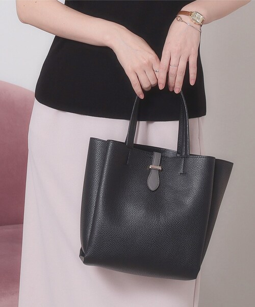 ITS'DEMO（イッツデモ）の「ベルト三層ミニトート（ハンドバッグ・レディース・イエロー/ライトベージュ/ブラック/アイボリー・00）」の3枚目の写真