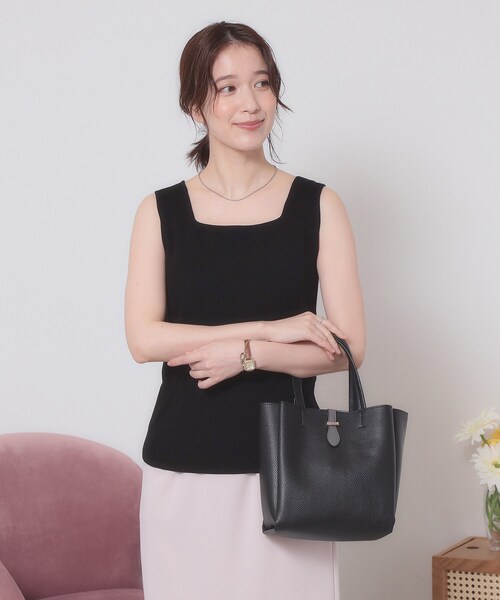 ITS'DEMO（イッツデモ）の「ベルト三層ミニトート（ハンドバッグ・レディース・イエロー/ライトベージュ/ブラック/アイボリー・00）」の19枚目の写真