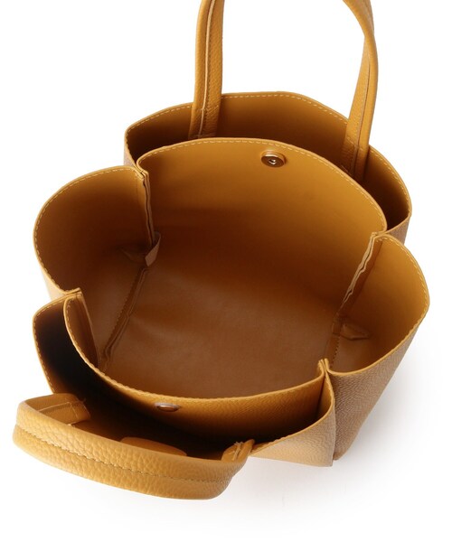 ITS'DEMO（イッツデモ）の「ベルト三層ミニトート（ハンドバッグ・レディース・イエロー/ライトベージュ/ブラック/アイボリー・00）」の11枚目の写真