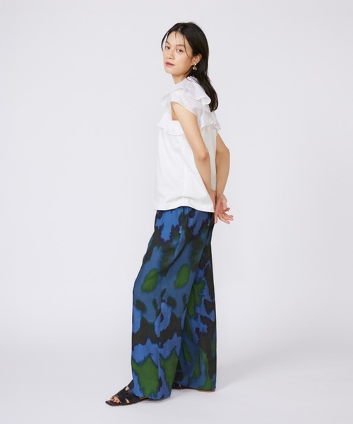 INED（イネド）の「ラッフルカラードッキングプルオーバー（Tシャツ/カットソー・レディース・ホワイト/ブラック/モカ・9号/11号）」の5枚目の写真